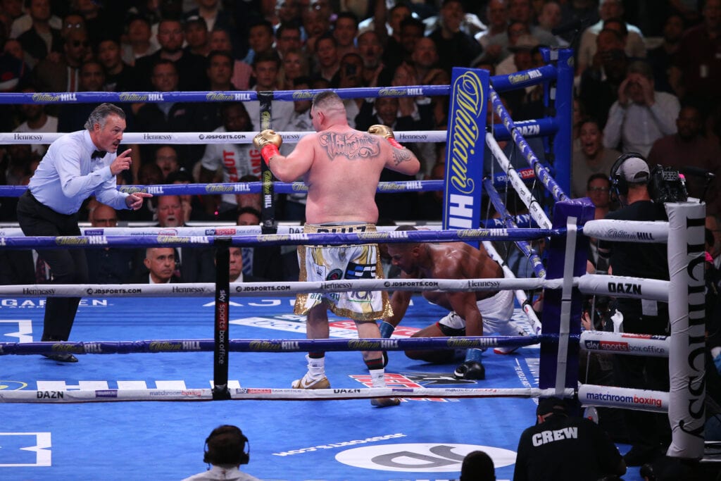 3 times champions crumbled under pressure in a championship fight - boxing upsets