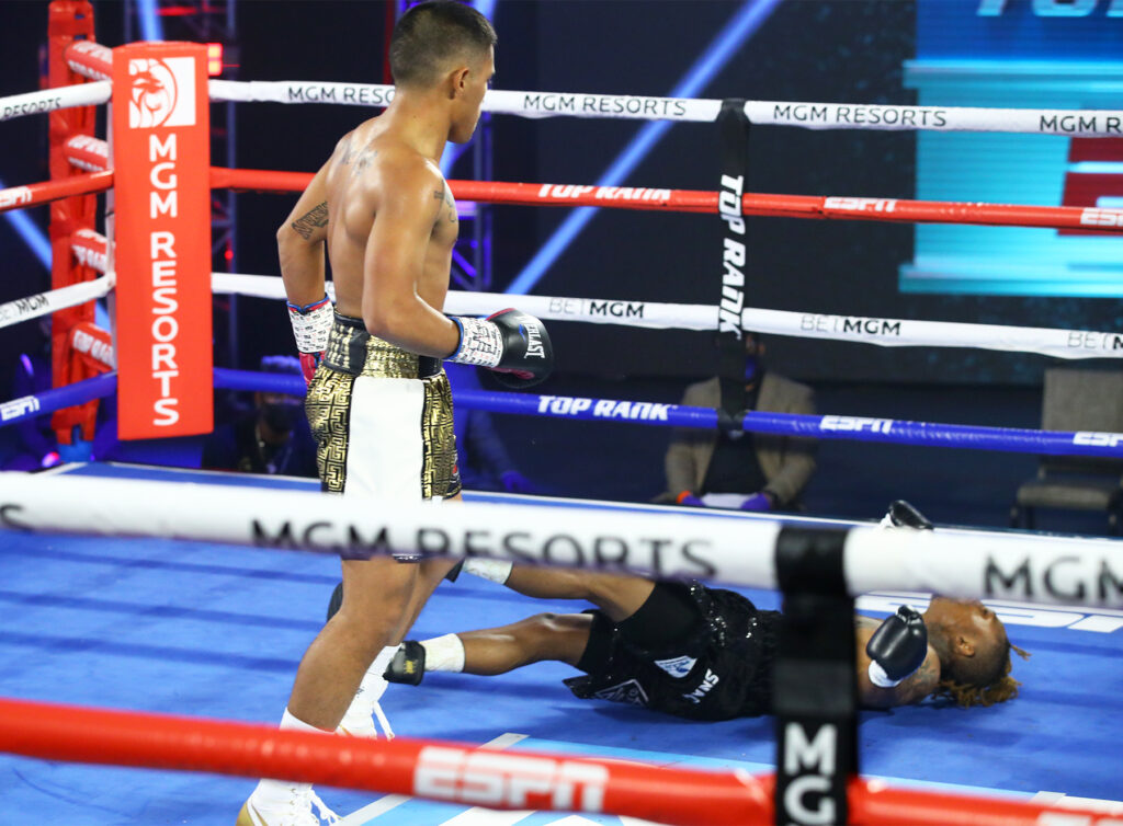 Joshua Greer vs Michael Plania knockdown