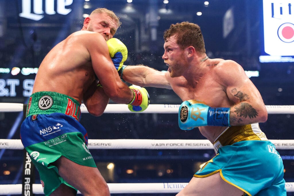 Canelo Alvarez Stops Billy Joe Saunders in Eight