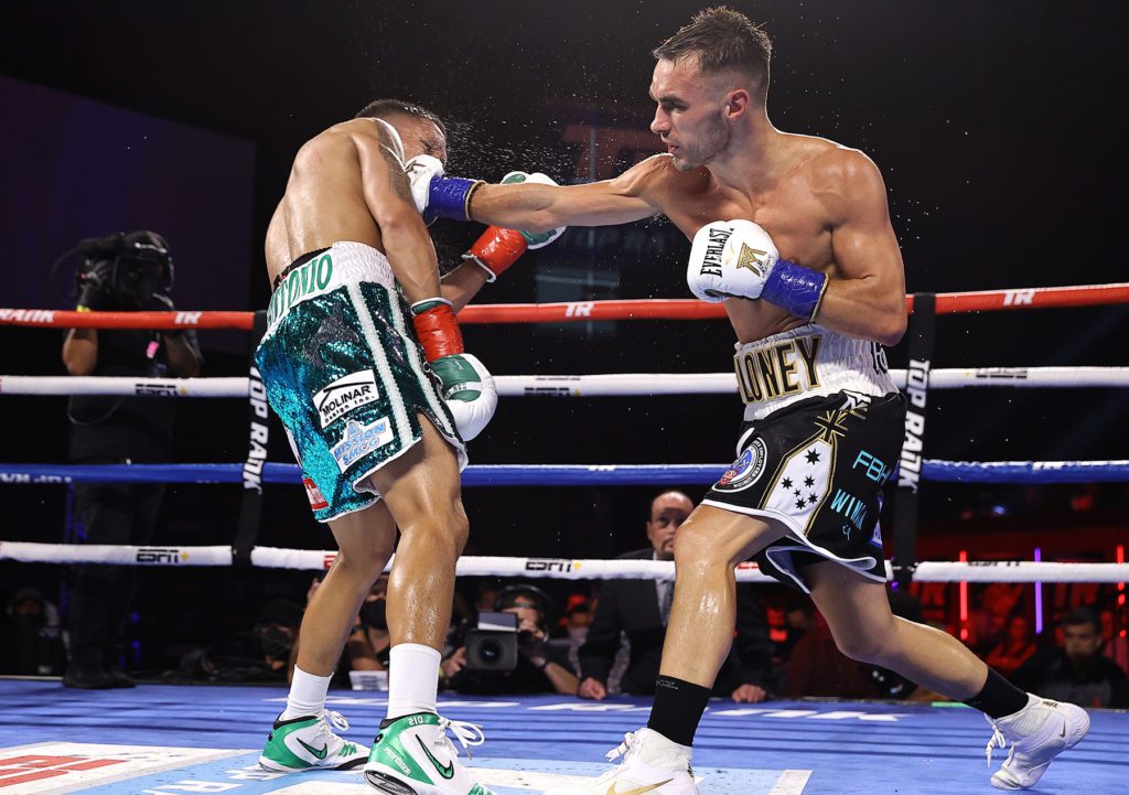Former Super Flyweight Champ Andrew Moloney Victorious Tuesday