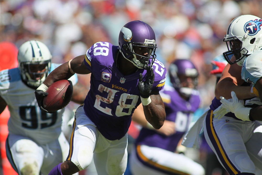 Report- Former NFL Stars Adrian Peterson-Le'Veon Bell To Fight