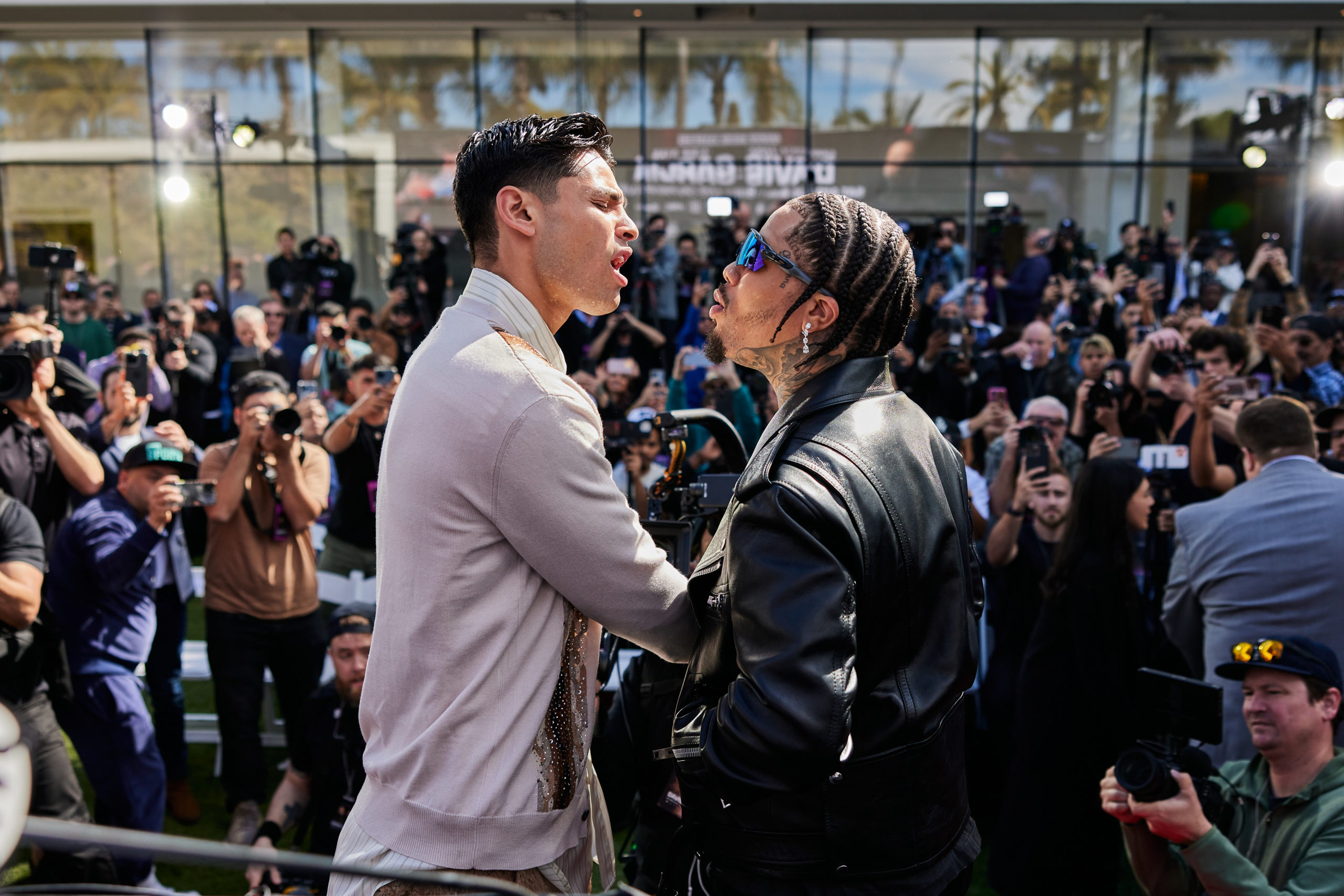 0010 DAVIS GARCI LA PRESS scaled