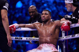 Anthony Joshua takes aim at Tyson Fury while praising Joseph Parker and Fabio Wardley