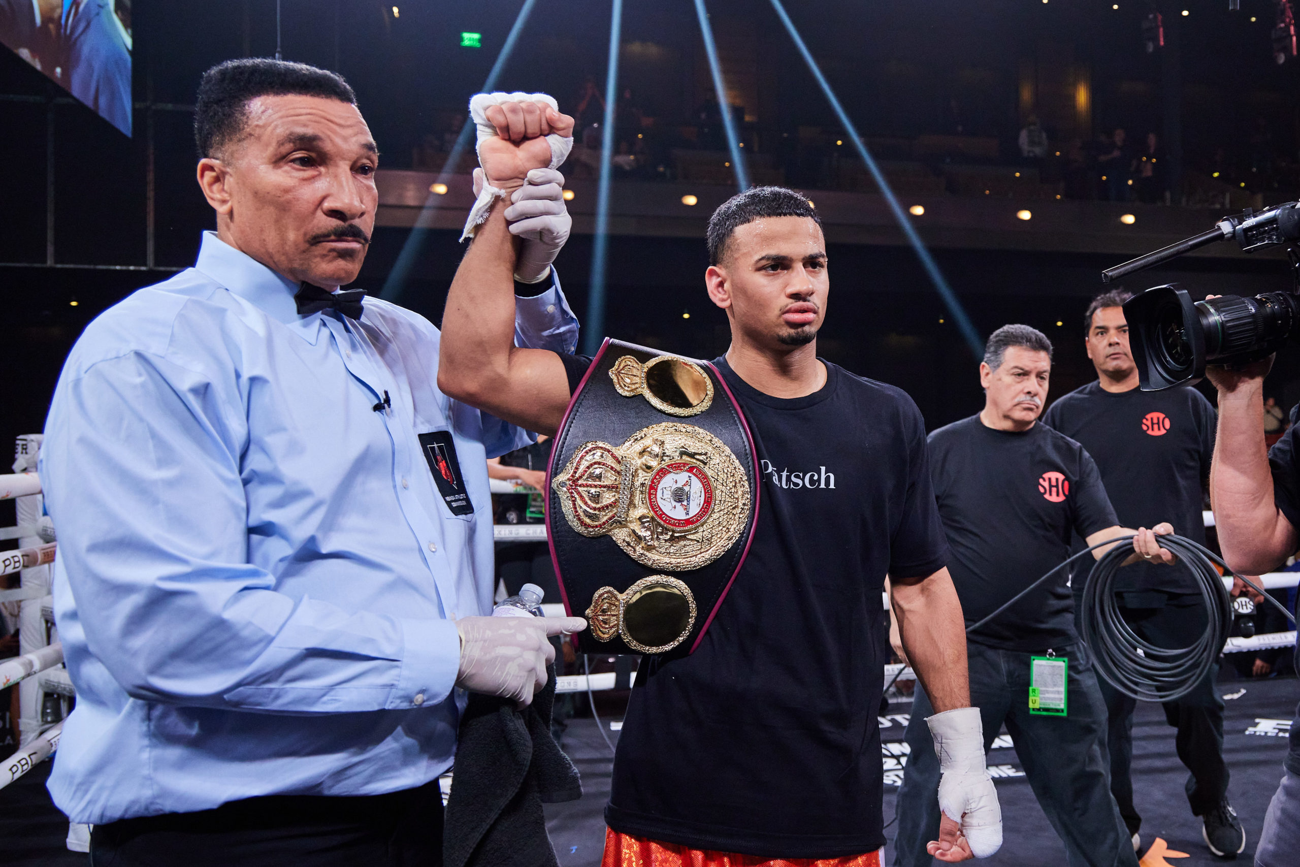 Rolly RomeroIsmael Barroso Controversial Stoppage Debated More Big