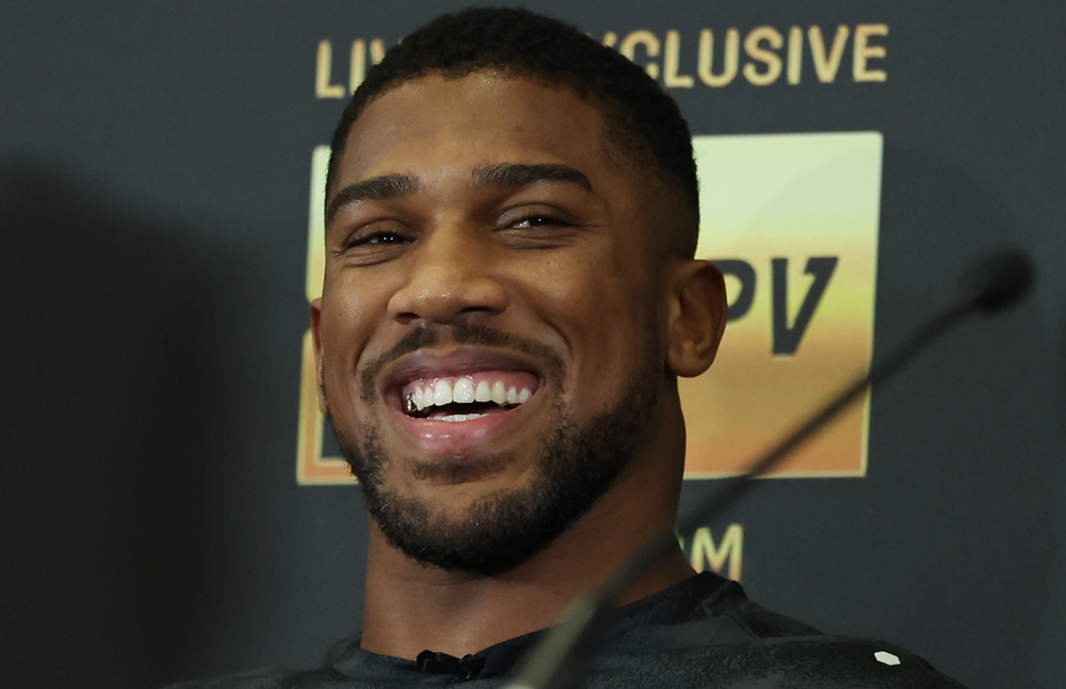 Anthony Joshua Trains With the Best for Dillian Whyte Clash