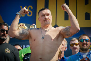 Oleksandr Usyk Survives Fifth Round Scare and Stops Daniel Dubois