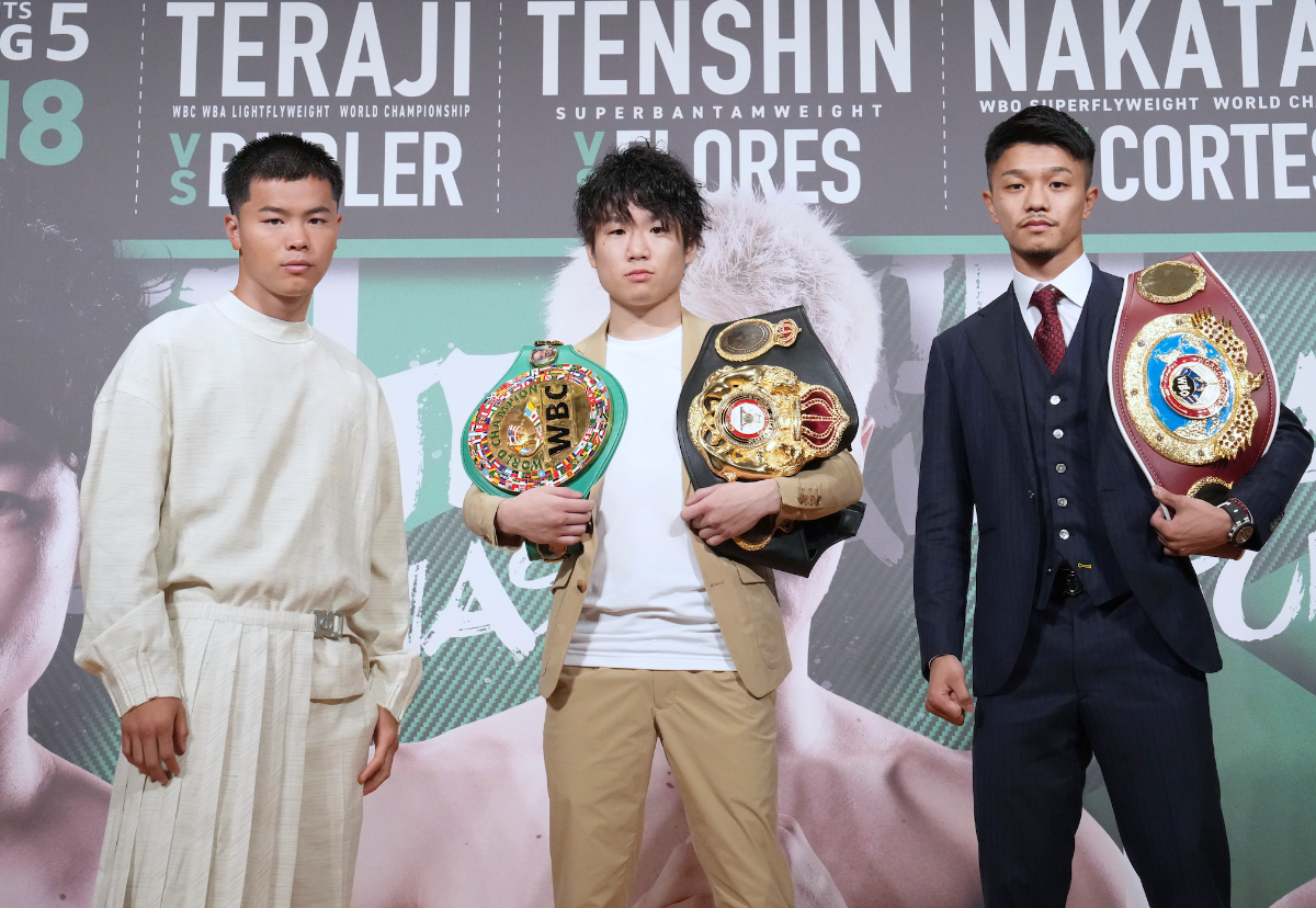 Kenshiro Teraji, Tenshin Nasukawa, and Junto Nakatani pose for the cameras