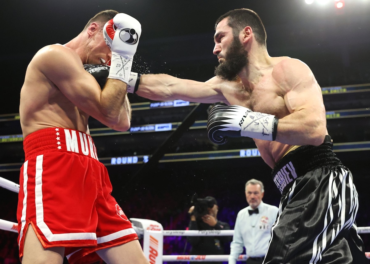 Bob Arum Confirms When Artur Beterbiev Will Be Ready to Fight Dmitry Bivol