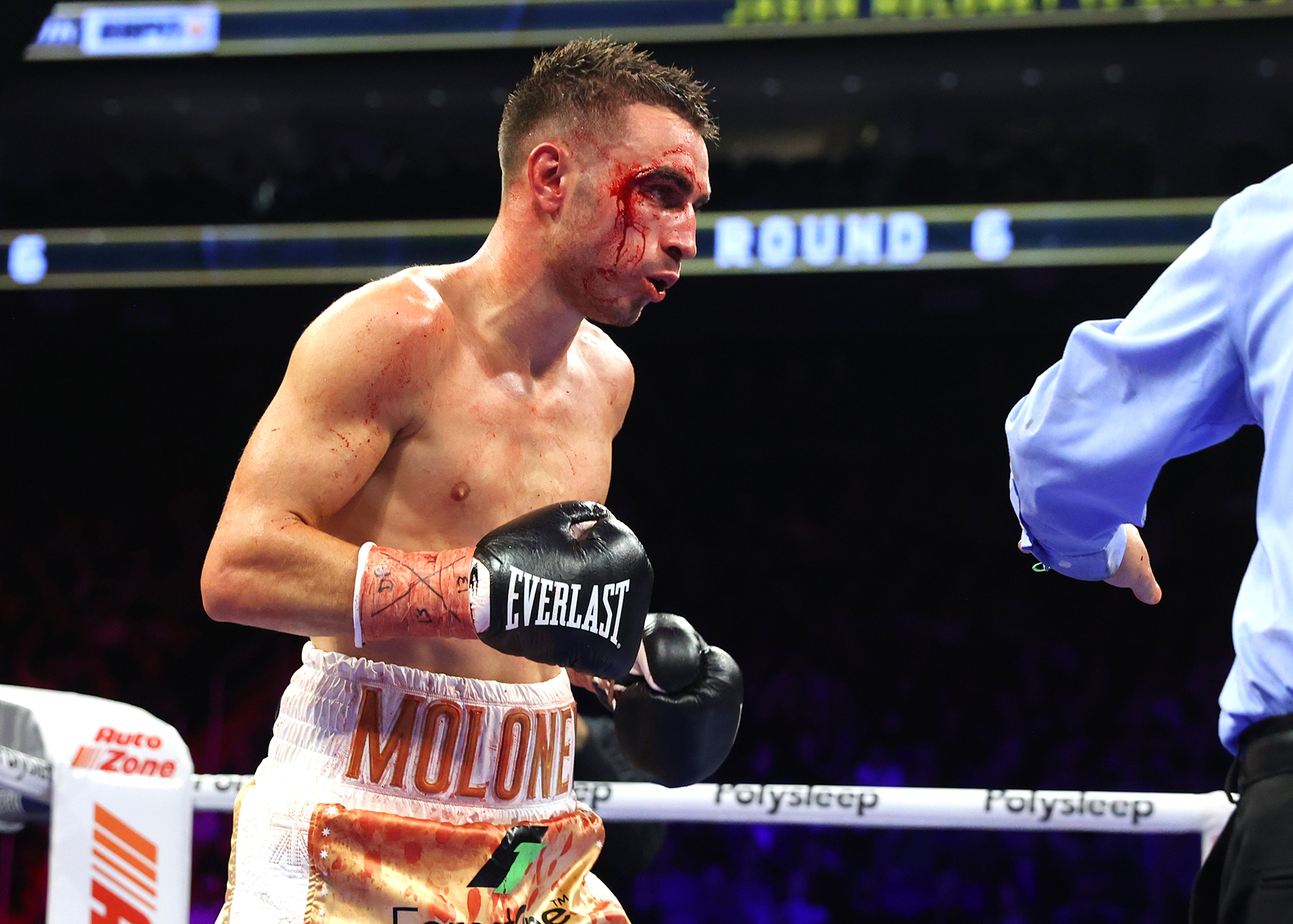 Jason Moloney against Saul Sanchez