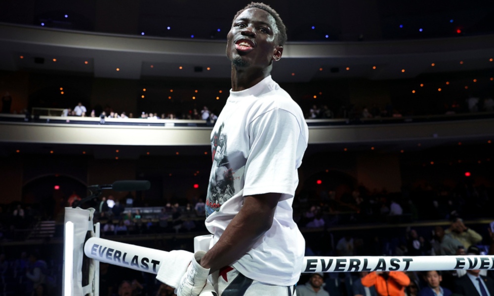 Richardson Hitchins withdraws from world title bout hours before scheduled start