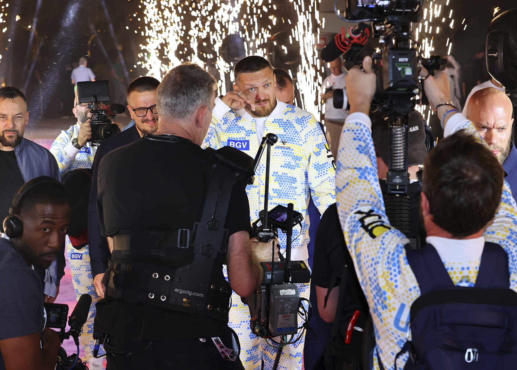 Strategies Unveiled: Three Ways Oleksandr Usyk Could Outmaneuver Tyson Fury and Become Undisputed King