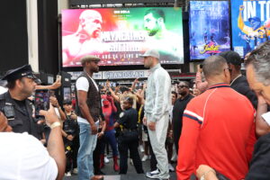 Floyd Mayweather Jr. and John Gotti III Battle Through Bizarre Second Round to Go the Distance