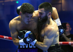 Artur Beterbiev Crowned Undisputed in Close Clash Against Dmitry Bivol