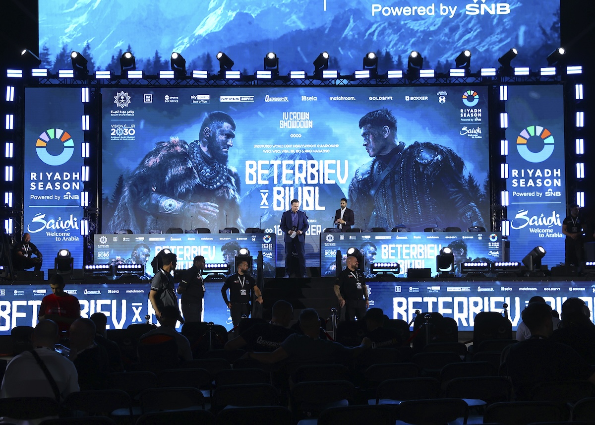 Artur Beterbiev vs. Dmitry Bivol: Lyndon Arthur Predicts Undisputed Showdown