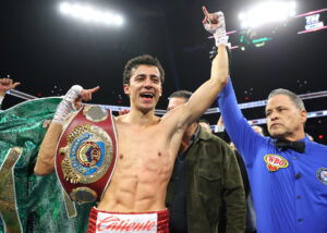 Rafael Espinoza Defeats Robeisy Ramírez Once More in Bizarre Circumstances