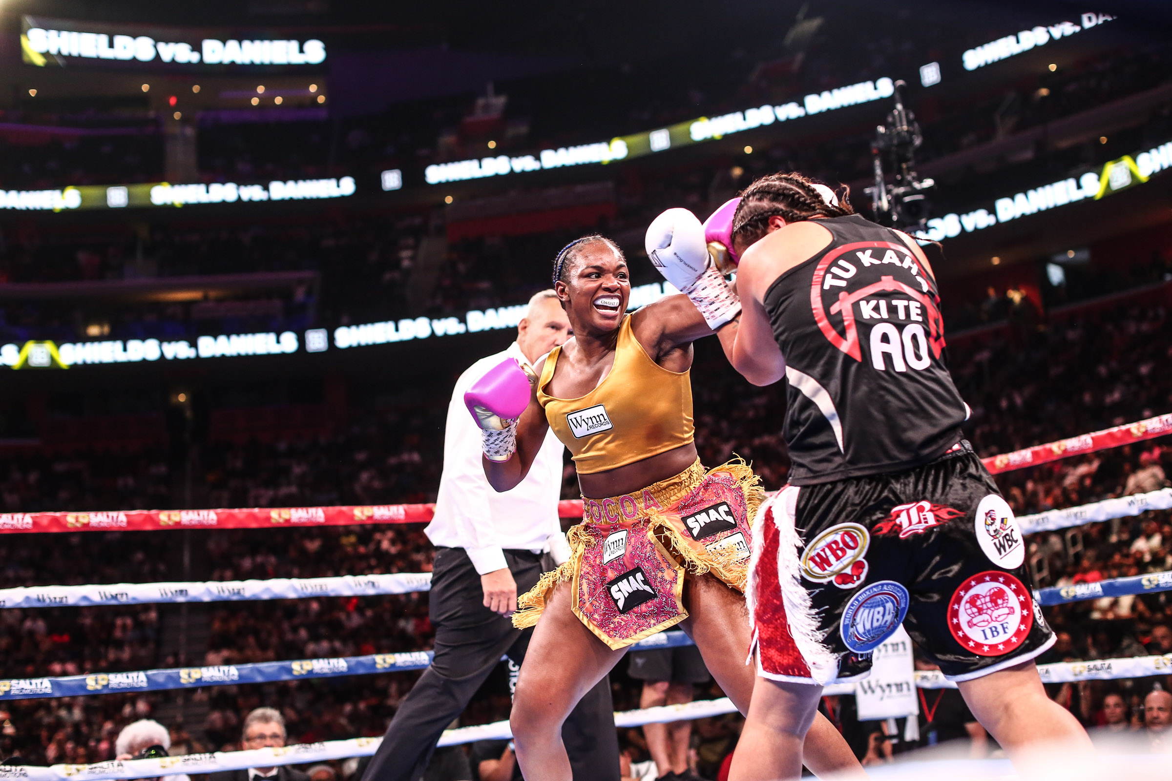 Title Fights From Around the World: Claressa Shields and Oshae Jones Edition