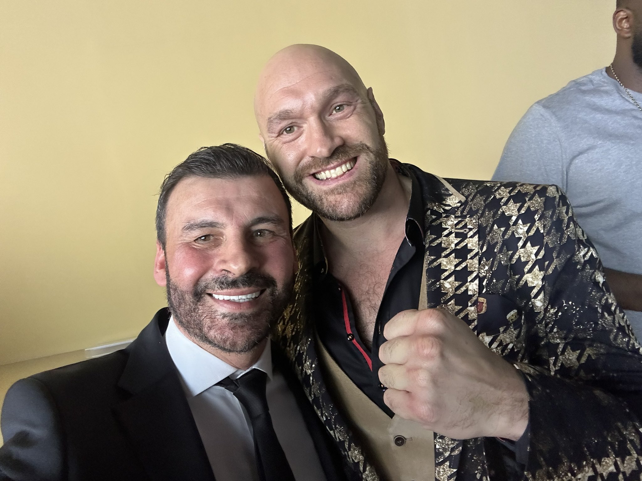 Joe Calzaghe Gives Honest Take on Canelo Showdown