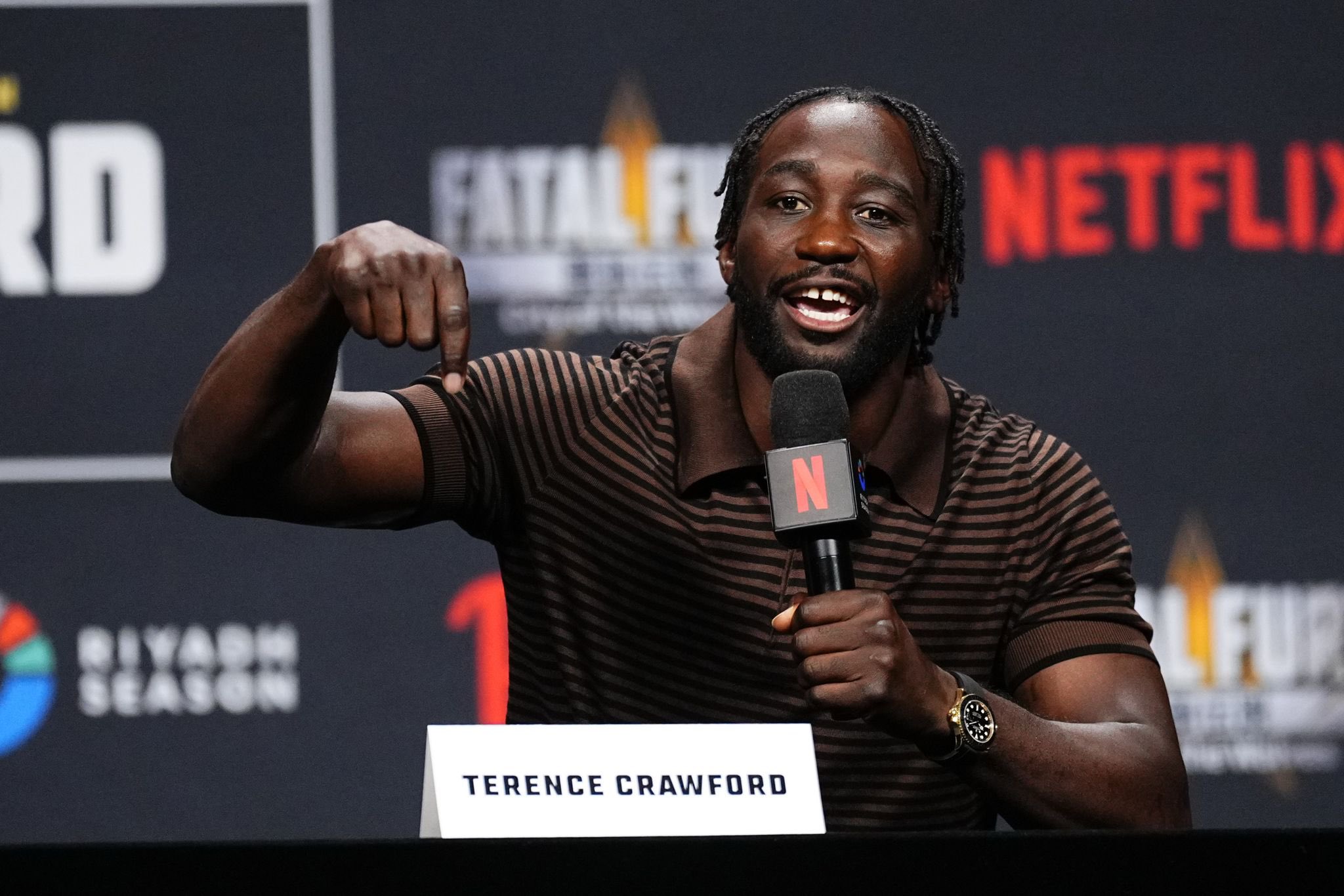 Terence Crawford Strength Coach Sends Brutal Warning to Canelo Alvarez  Ahead of September 13
