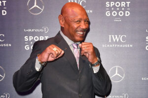 Marvin Hagler destroys Alan Minter to become world middleweight champion
